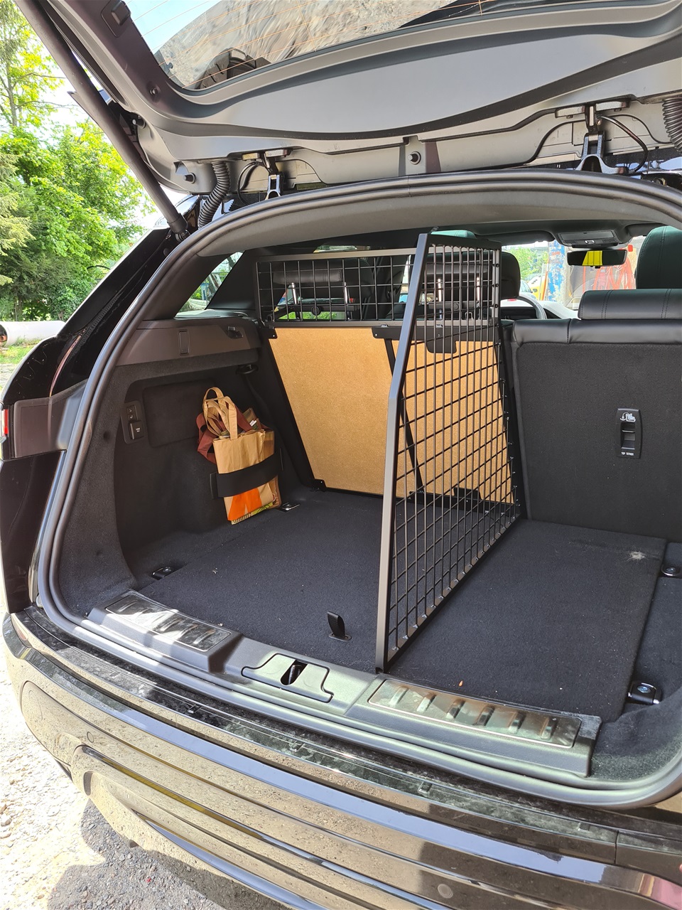 Charger correctement sa voiture: Comment utiliser son coffre et son coffre  de toit ? – Automobile Club de Suisse ACS